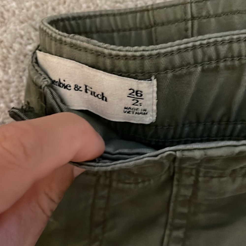 Abercrombie & Fitch Olive Green Cargo Pants - Picture 3 of 4